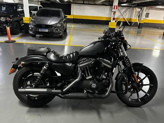 HARLEY-DAVIDSON SPORTSTER IRON 883 